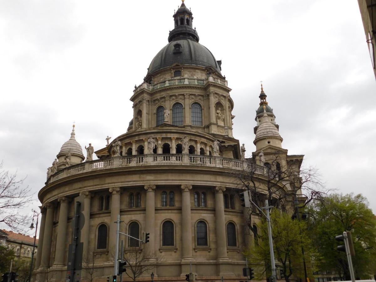 The Wonder Deer Apartment Next To The Opera Self Check-In Budapest Esterno foto